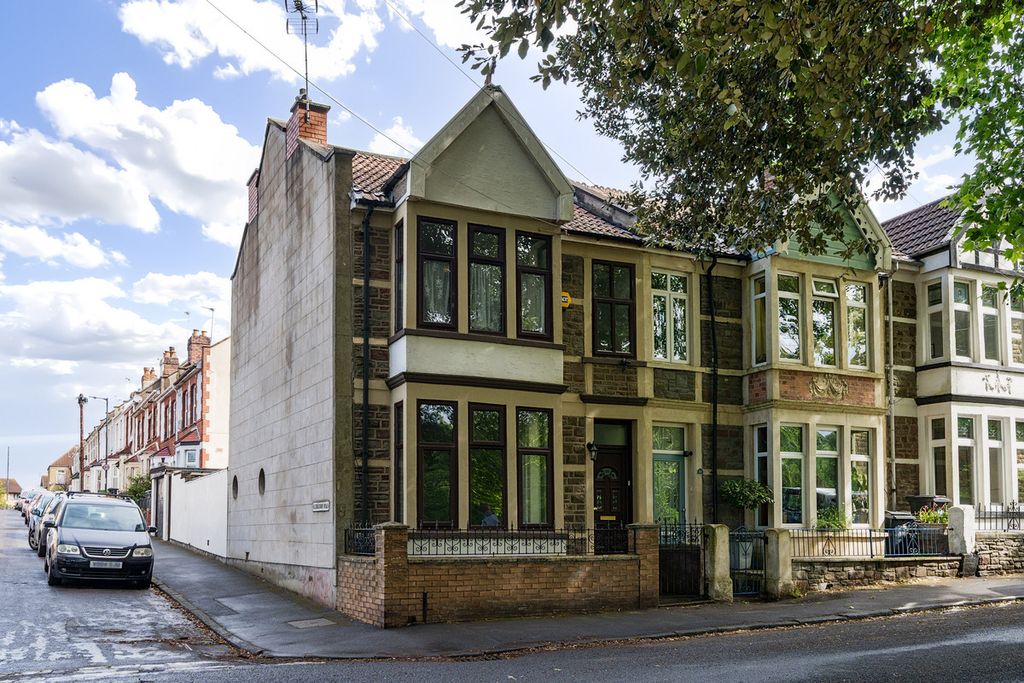 Property photo 1 of 14