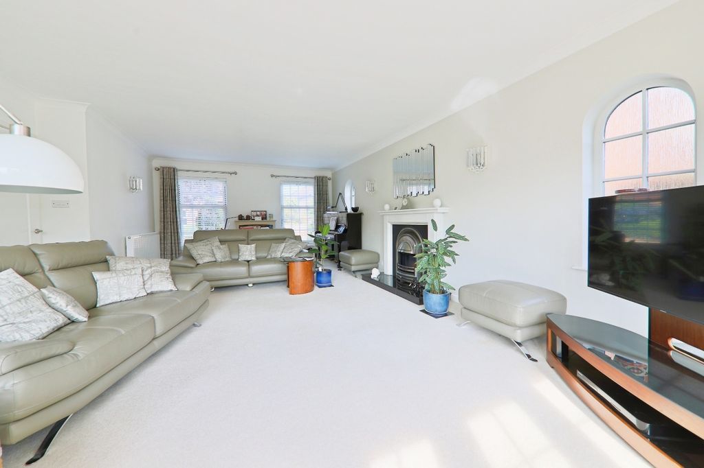 Property photo 3 of 20 3237647