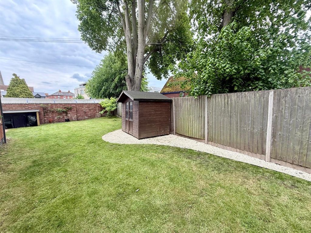 Property photo 2 of 23