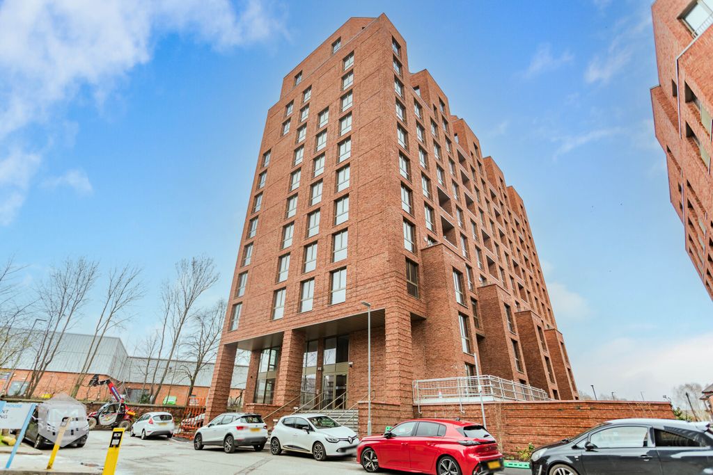 Property photo 1 of 24 Picture No. 13