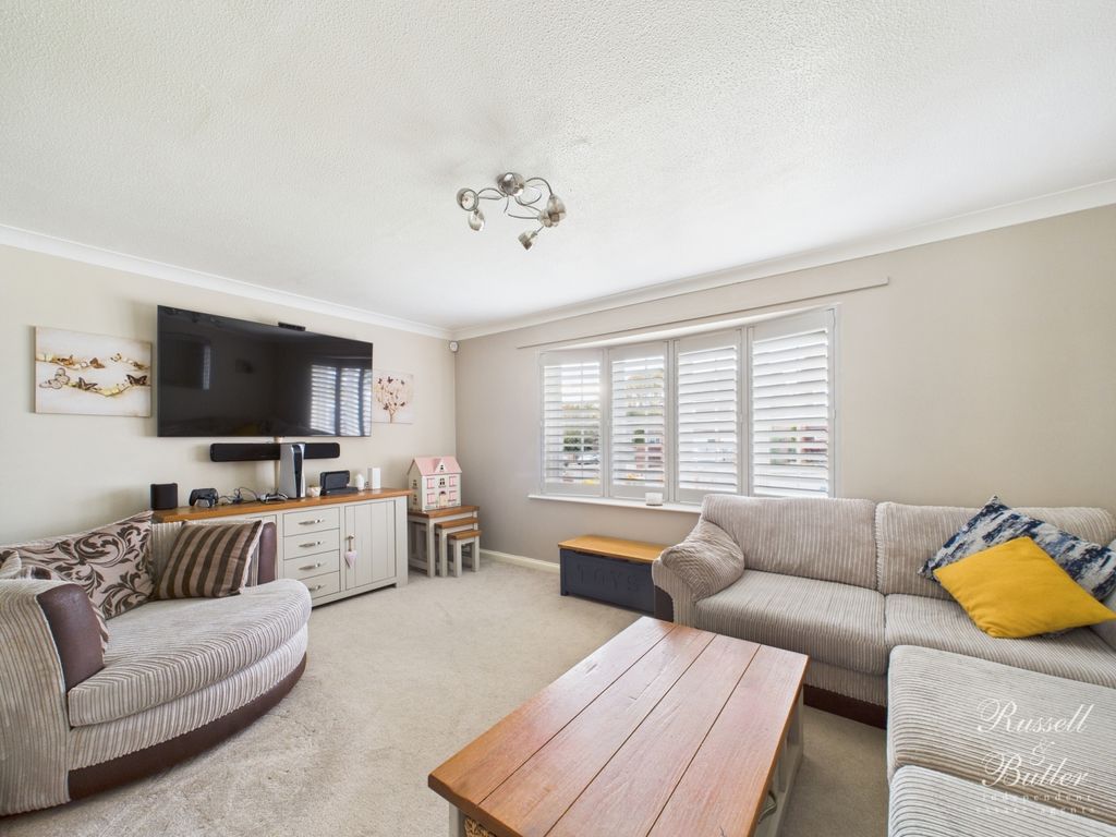 Property photo 3 of 21 Cam01995G0-Pr0379-Still021