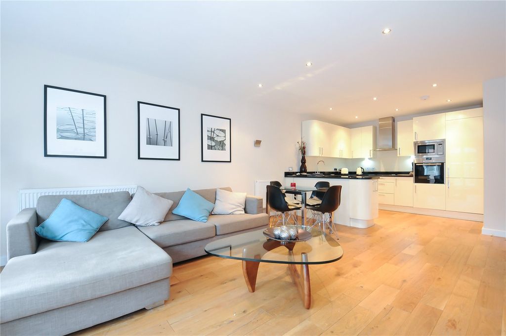 Property photo 2 of 9 Reception