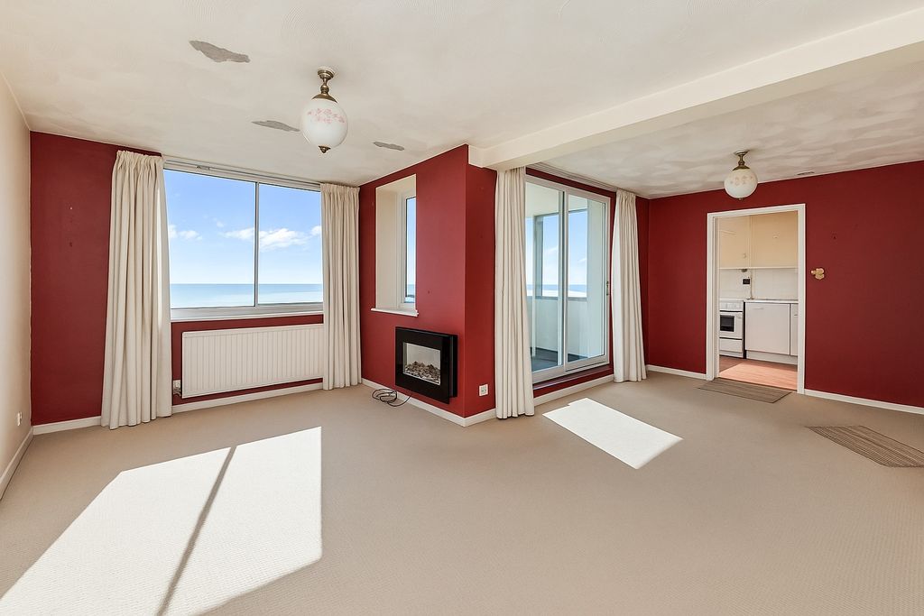 Property photo 2 of 12 4441183