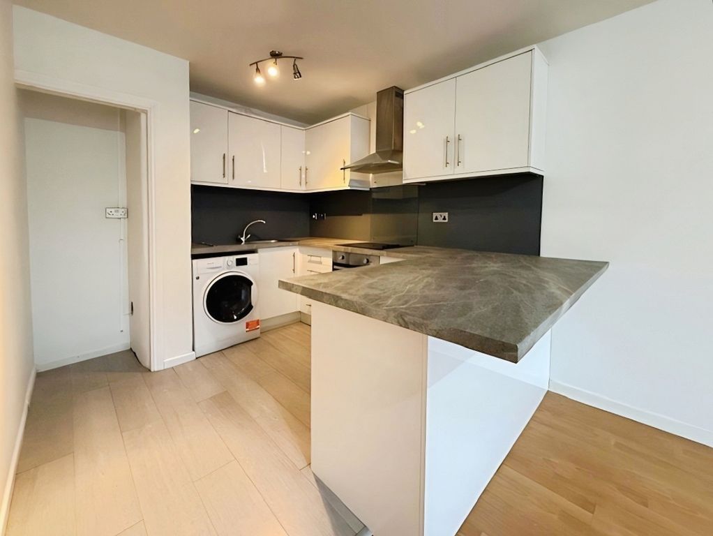 Property photo 2 of 7 Pbox-Img.Jpeg