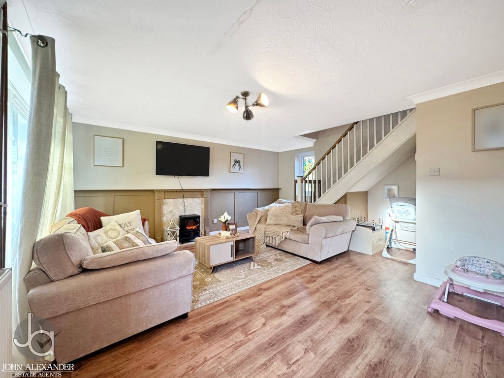 Property photo 2 of 15 20251108_090433226_0.5