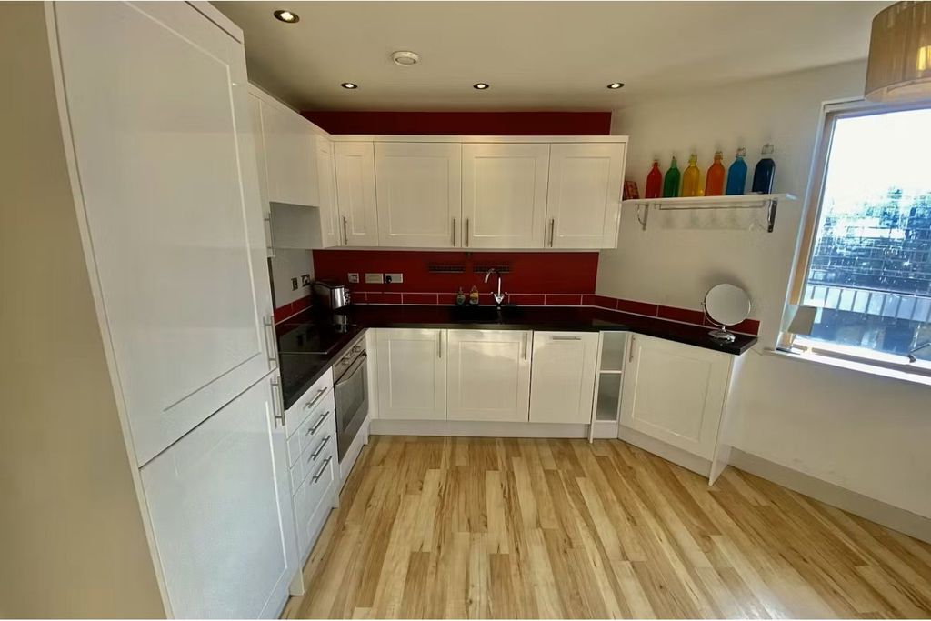 Property photo 3 of 16 Kitchen