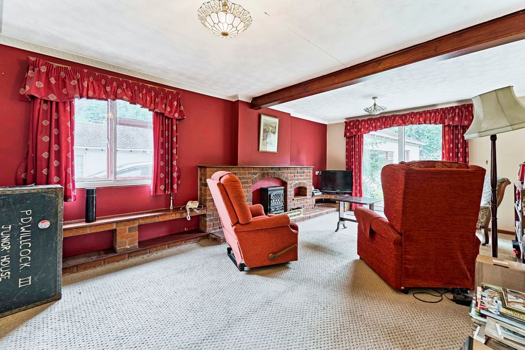 Property photo 3 of 15