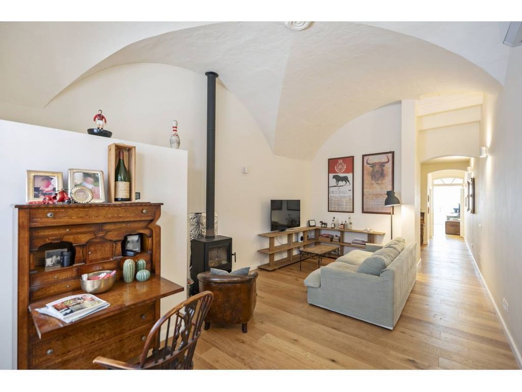 Property photo 3 of 30