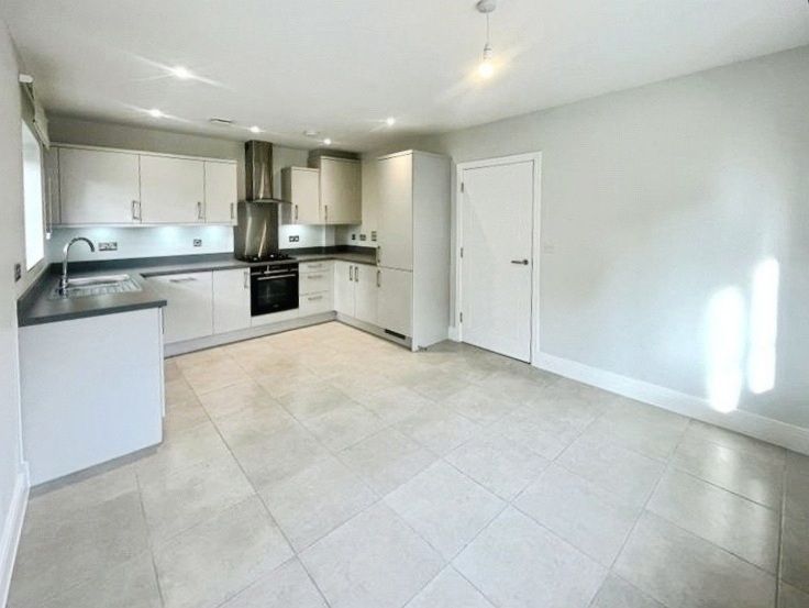 Property photo 3 of 12 Pbox-Img.Jpg