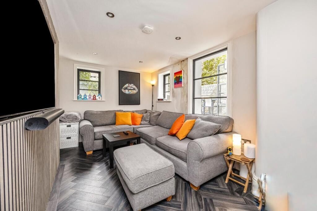 Property photo 3 of 20 7849039Cfb9Bf785B10Ded219Eb7Df8B.Jpeg