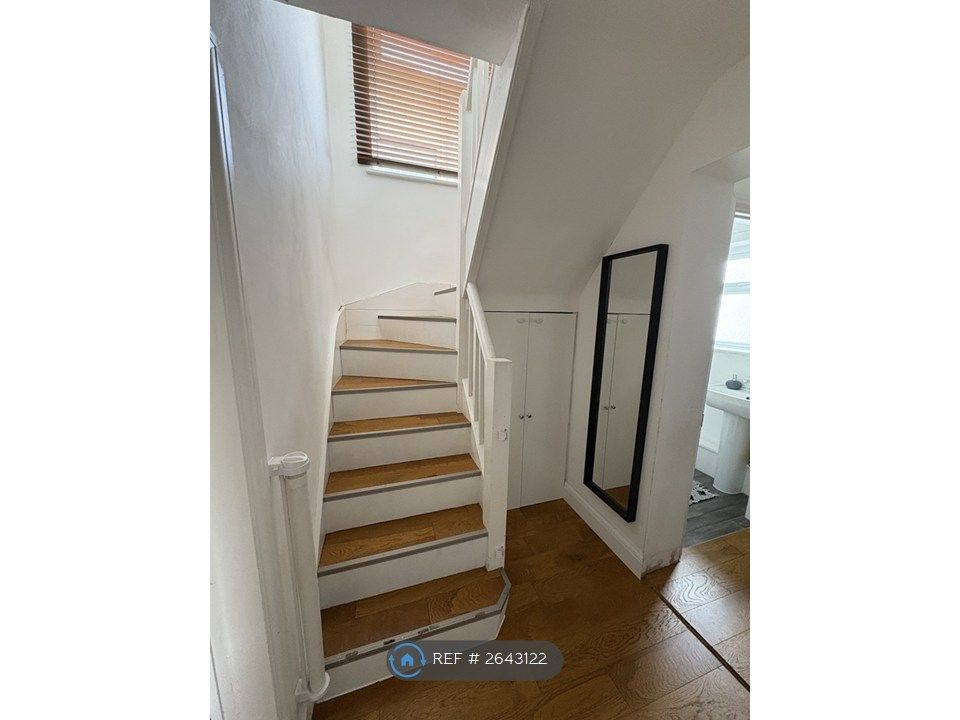 Property photo 2 of 34