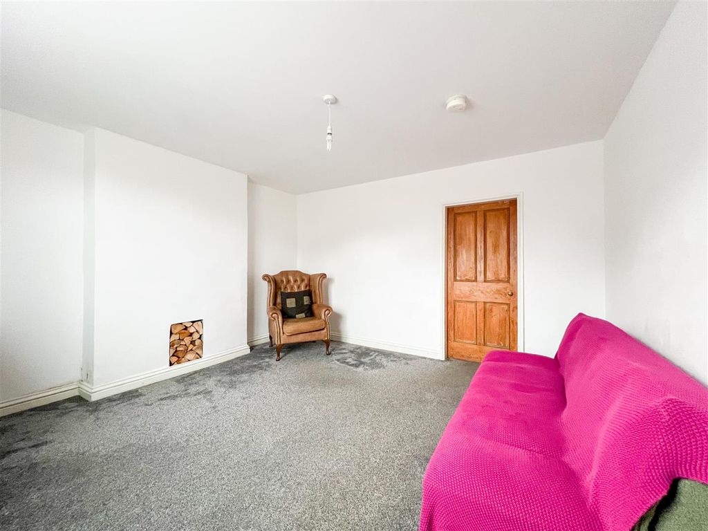 Property photo 3 of 20 Sitting Room