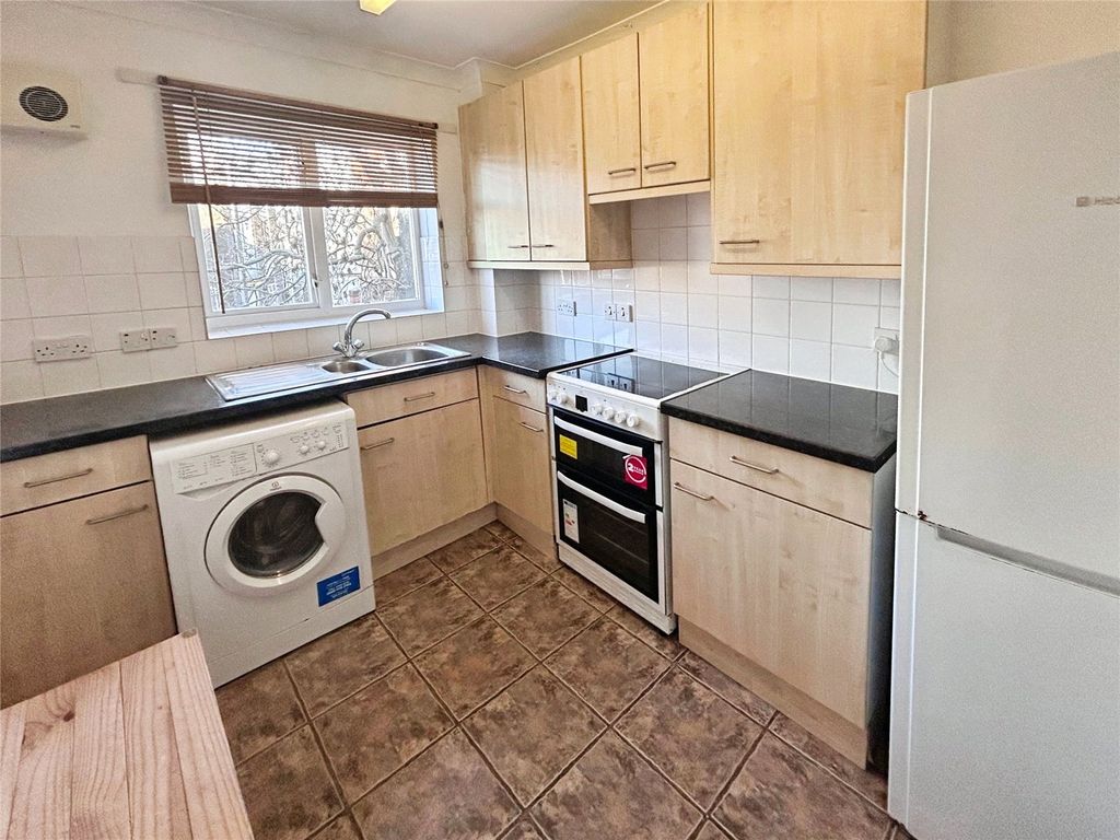 Property photo 3 of 8 Picture No. 06