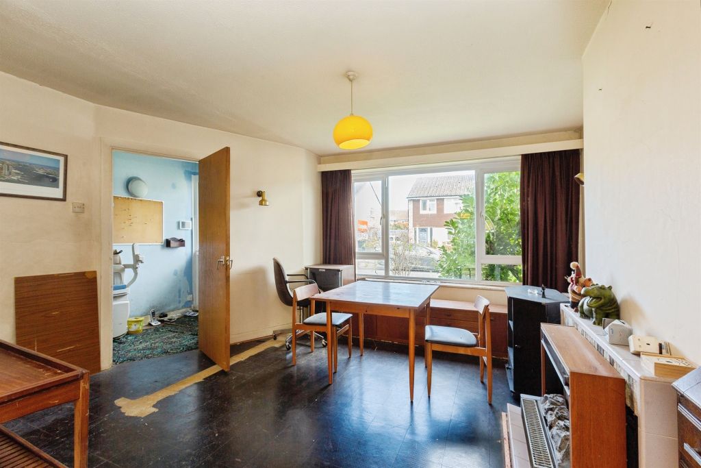 Property photo 3 of 18