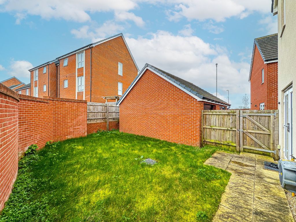 Property photo 2 of 18 5021793