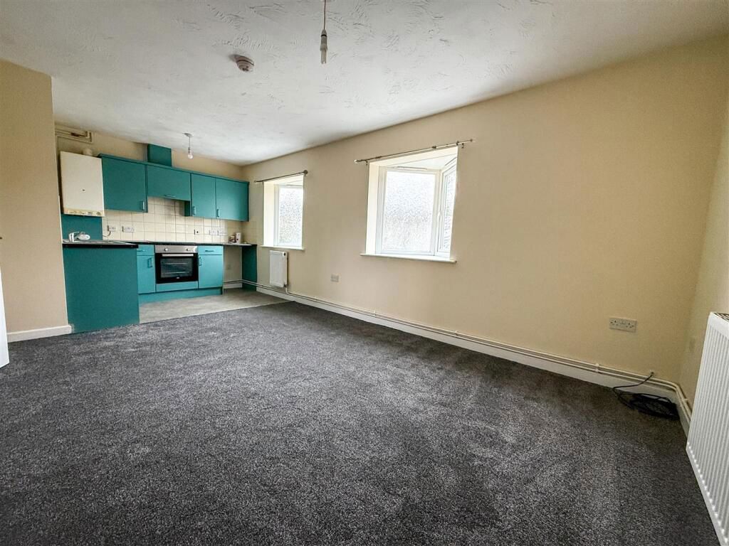 Property photo 2 of 12