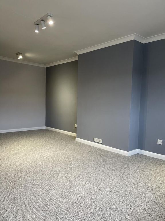 Property photo 3 of 11 Living Room