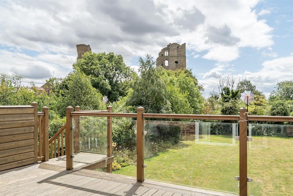 Property photo 2 of 27 Terrace &amp; View