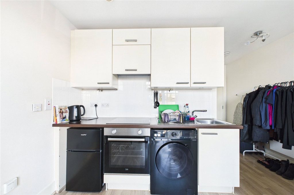 Property photo 3 of 6 Picture No. 06