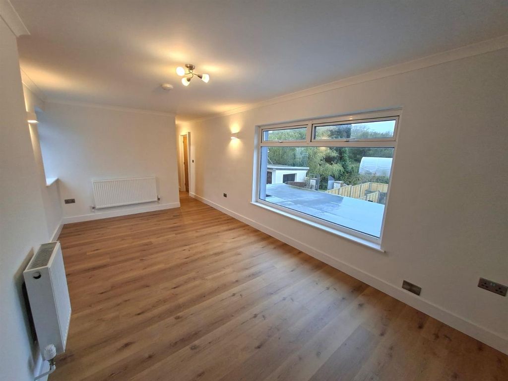 Property photo 3 of 10 27c1981E-0184-45B0-8192-1Ab2357d8766.Jpg