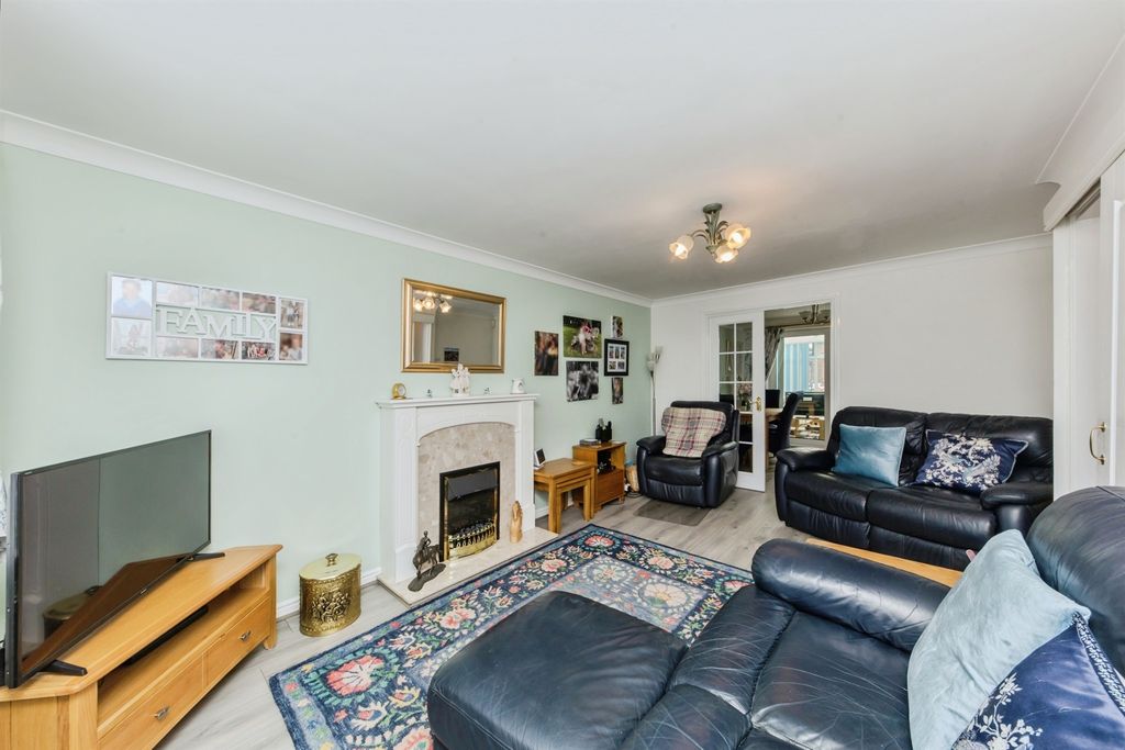 Property photo 3 of 19