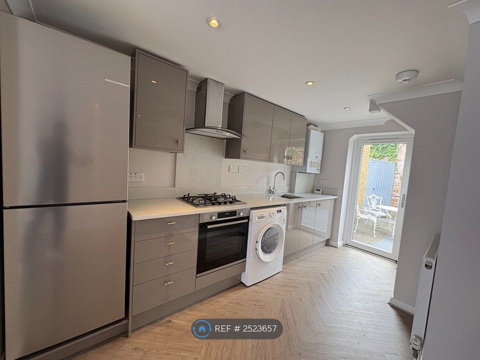 Property photo 2 of 11