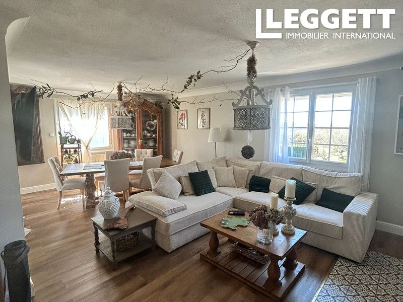 Property photo 3 of 10