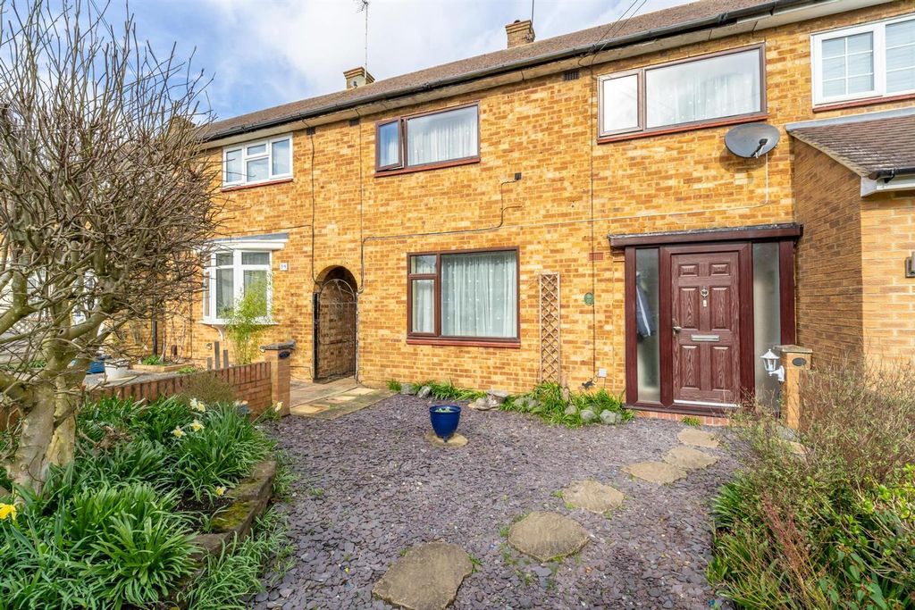 Property photo 1 of 21 Grantham Green