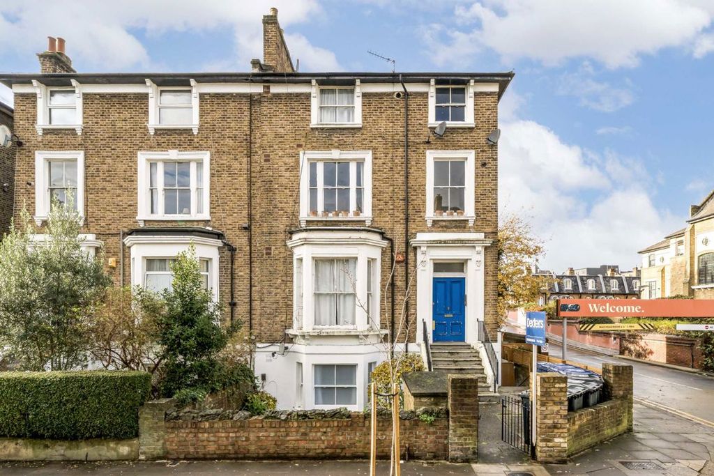 Property photo 1 of 5