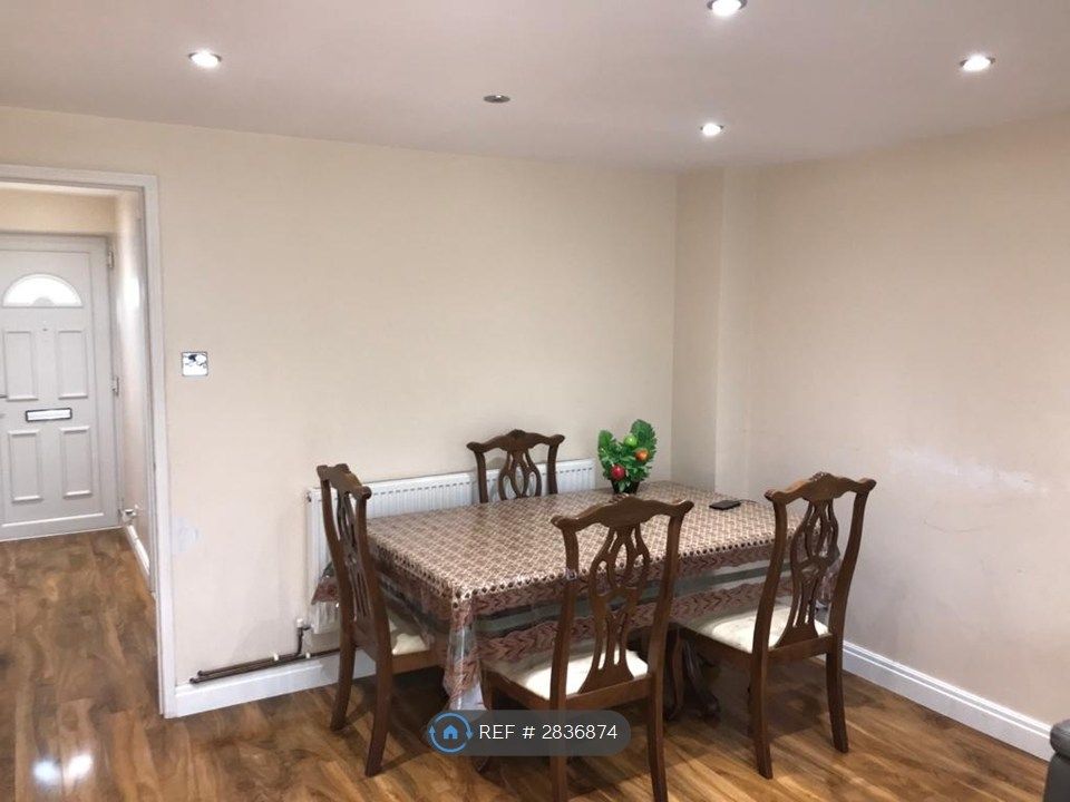 Property photo 3 of 23