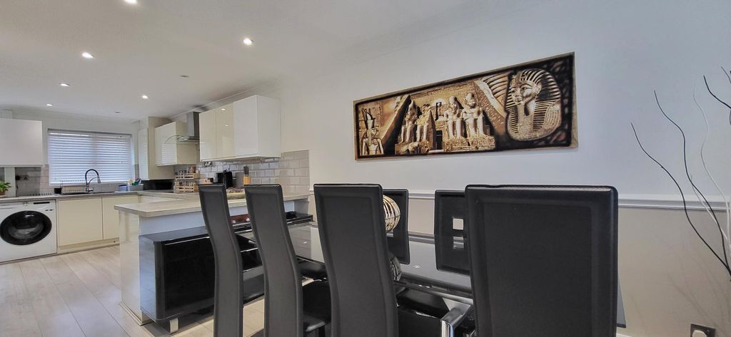 Property photo 2 of 14 20241104_120830