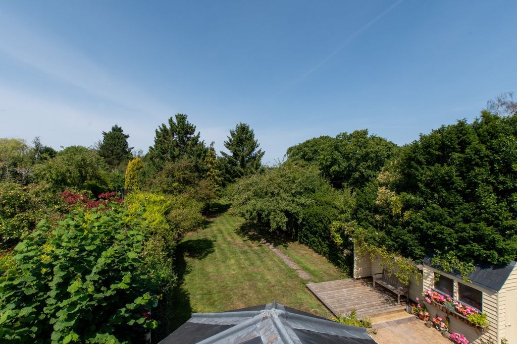 Property photo 2 of 33 Picture No. 30