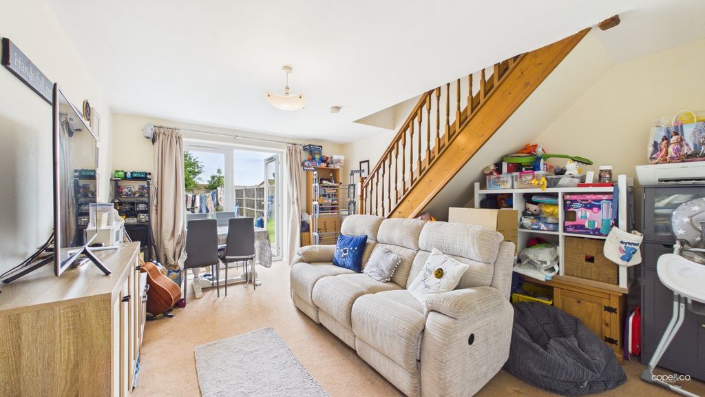 Property photo 3 of 12 5243563