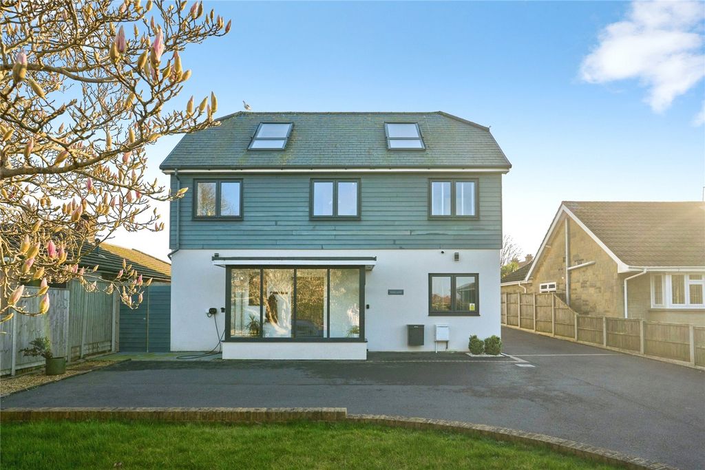 Property photo 1 of 51 Picture No. 53