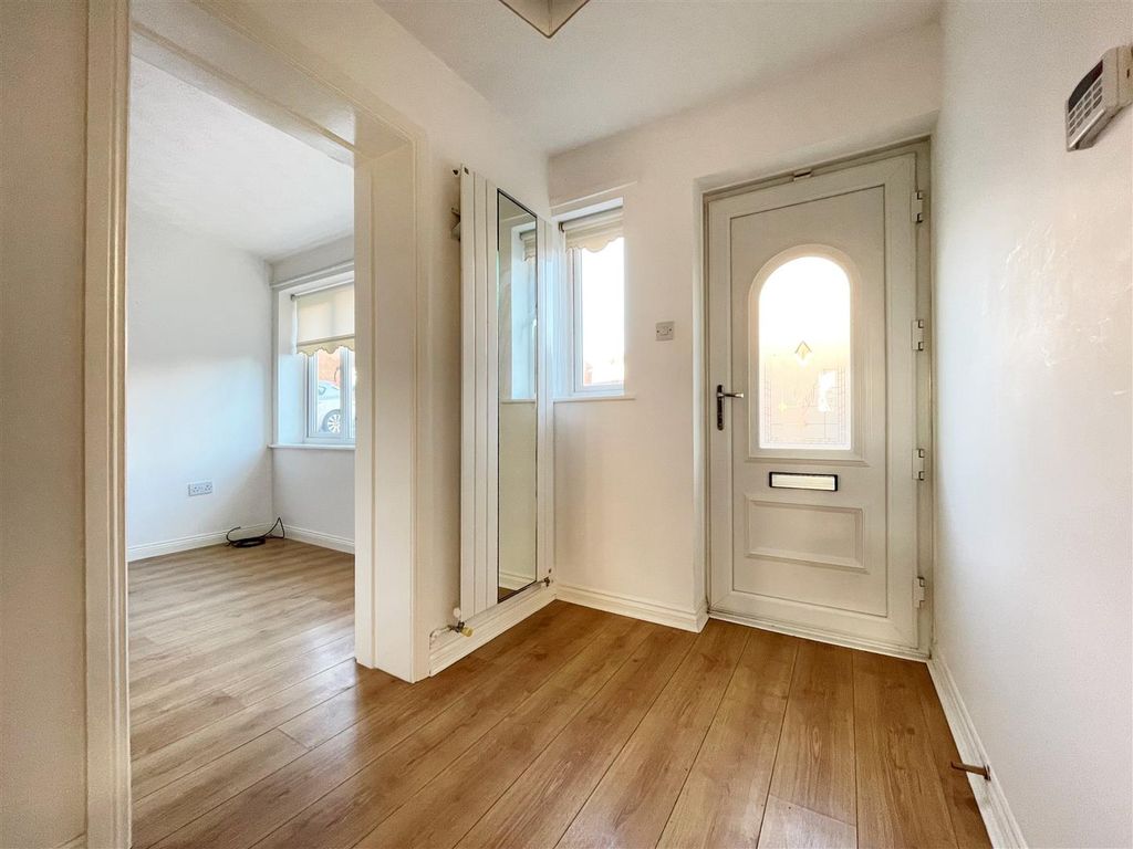 Property photo 2 of 18 Hall