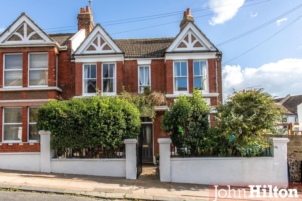 Property photo 1 of 24 St Lukes Road4.Jpg