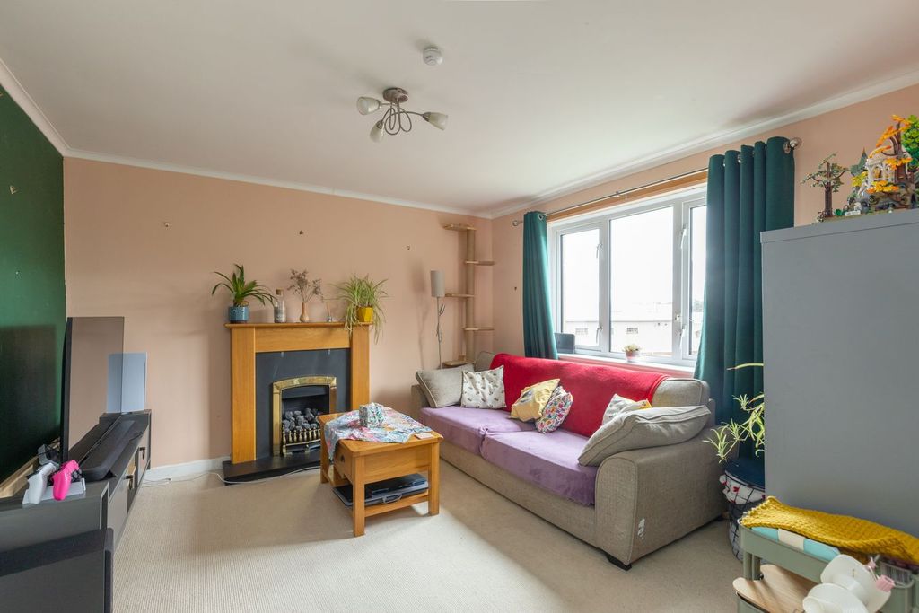 Property photo 3 of 13
