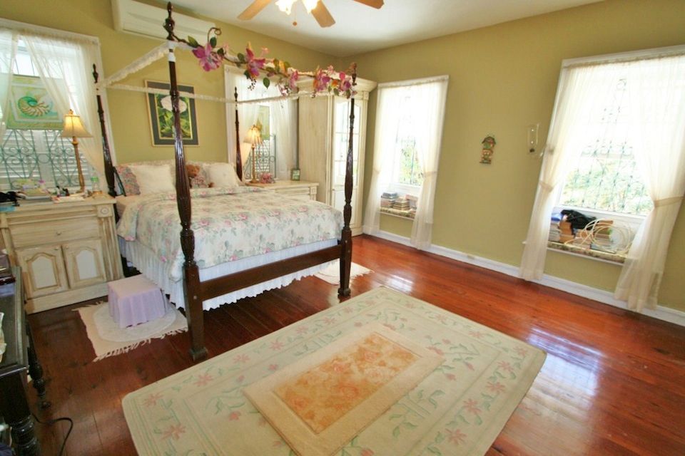 Property photo 3 of 5 Bedroom
