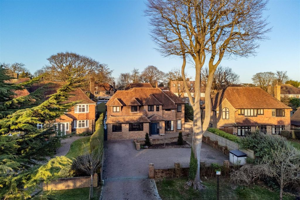 Property photo 1 of 17 Exterior