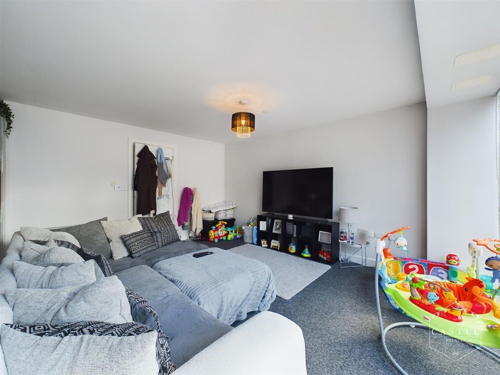 Property photo 2 of 8 Cam02833G0-Pr0107-Still001.Jpg