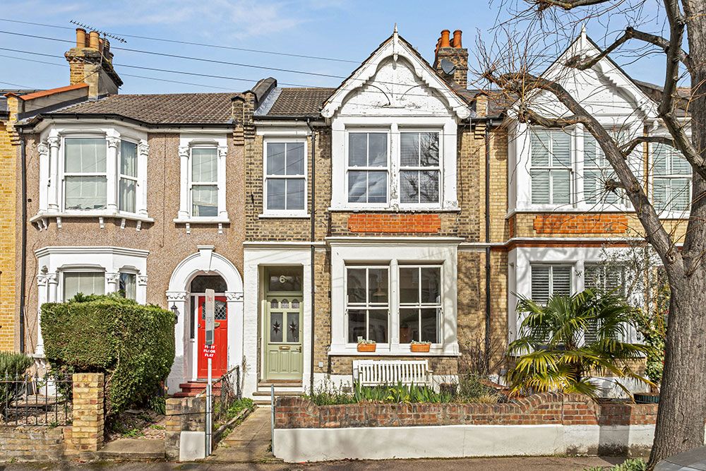 Property photo 2 of 33