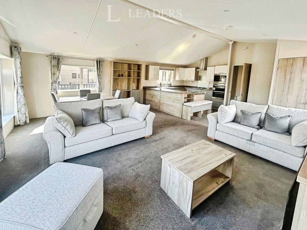 Property photo 2 of 14 Pbox-Img.Jpg