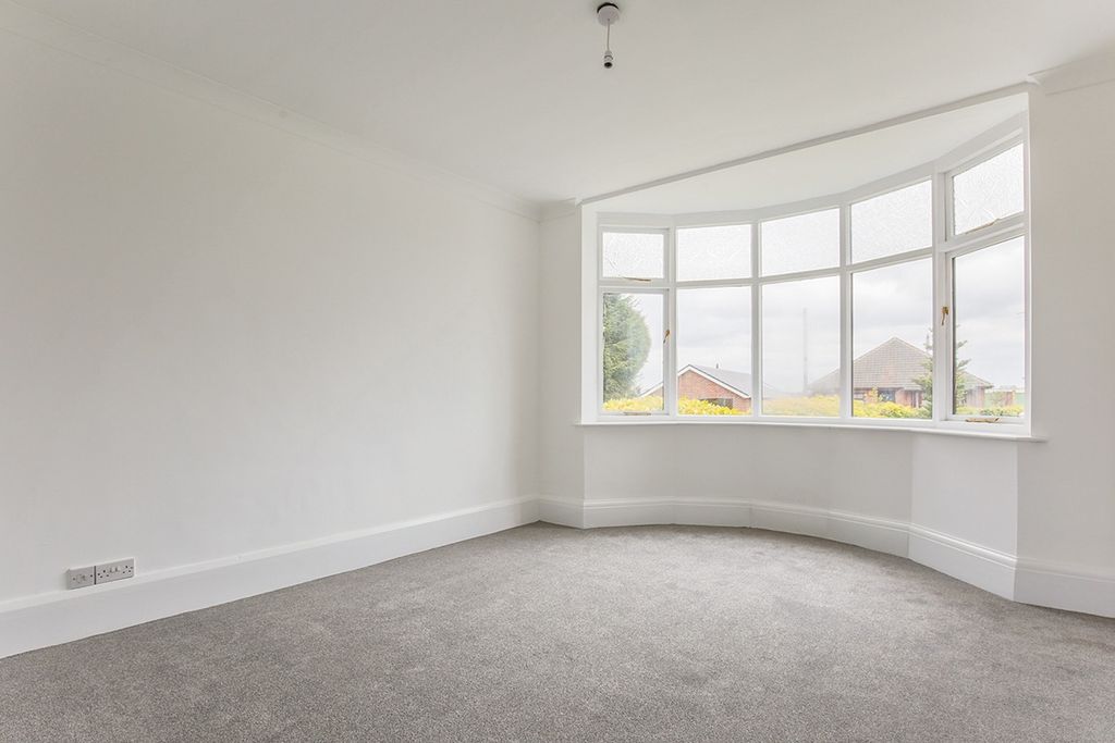 Property photo 3 of 8 Dining Room