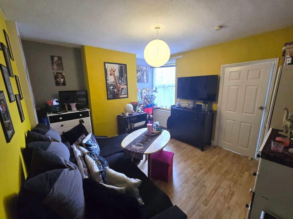 Property photo 2 of 6