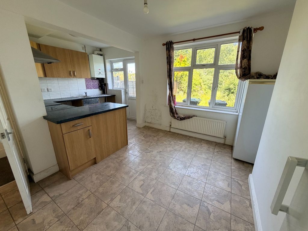 Property photo 3 of 10 5246333