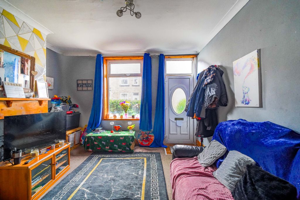 Property photo 3 of 25