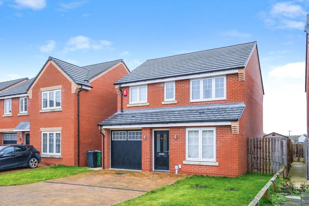 Property photo 1 of 23 14 Cornflower Close Hambleton Yo8 9Ue_5B647F95-Dsc