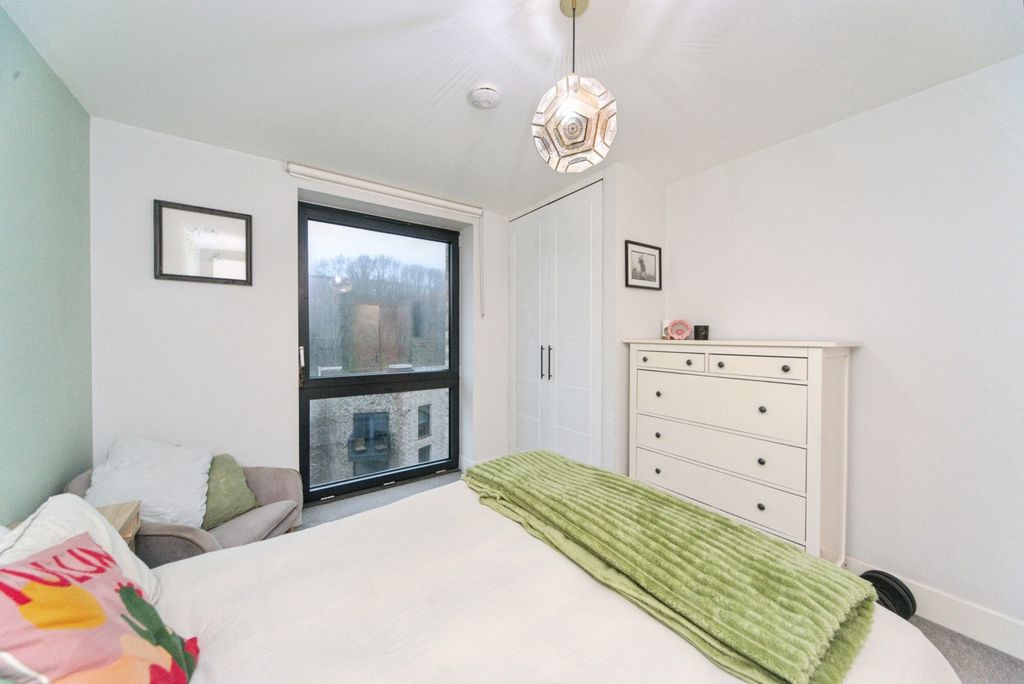 Property photo 3 of 33 Pbox-Img.Jpg