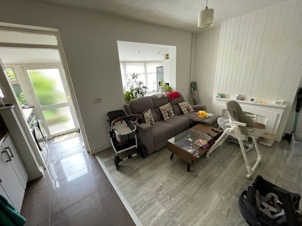 Property photo 3 of 16
