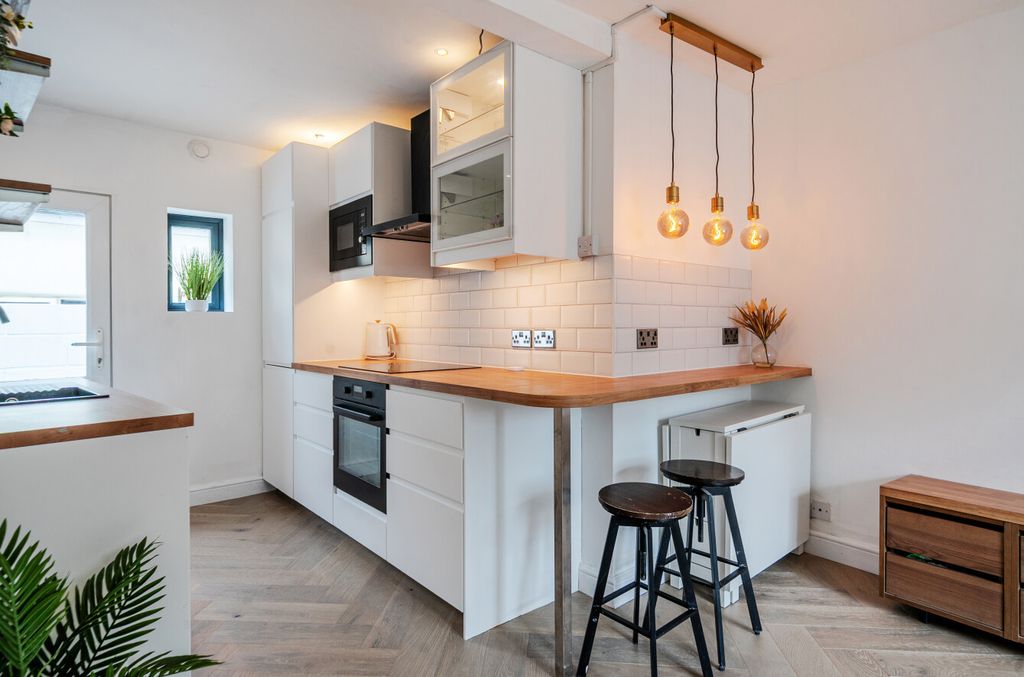 Property photo 3 of 16 1469290-22-6A1978...